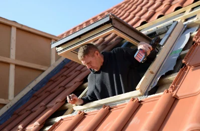 Pose de fenêtres de toit Velux à Courtemanche